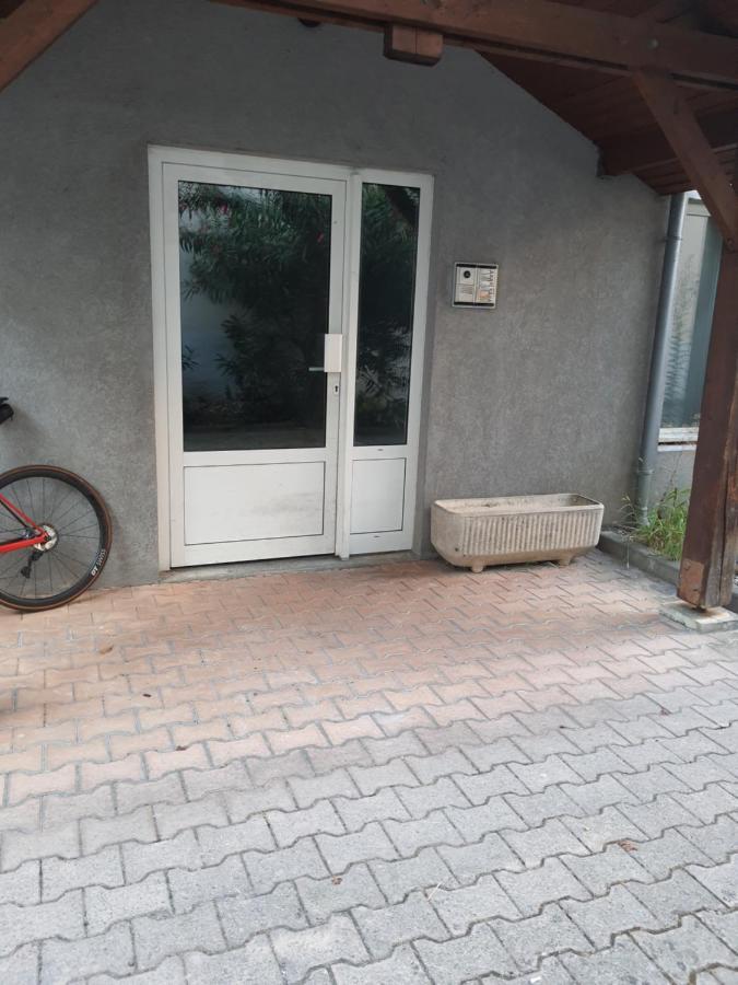 Studio Au Calme Espace Exterieur Parking Gratuit Dans La Rue Grenoble Bagian luar foto
