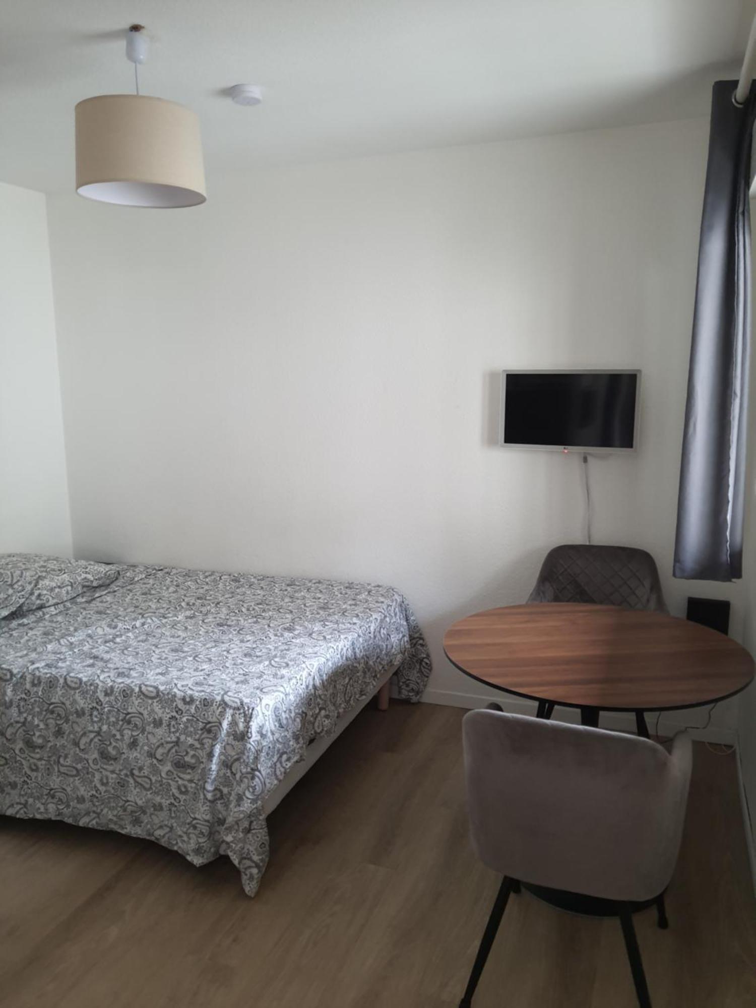 Studio Au Calme Espace Exterieur Parking Gratuit Dans La Rue Grenoble Bagian luar foto